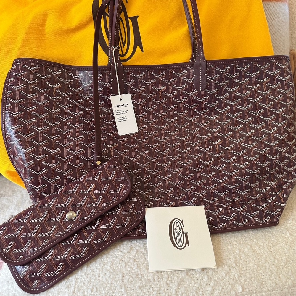 Goyard Anjou PM size Burgundy color